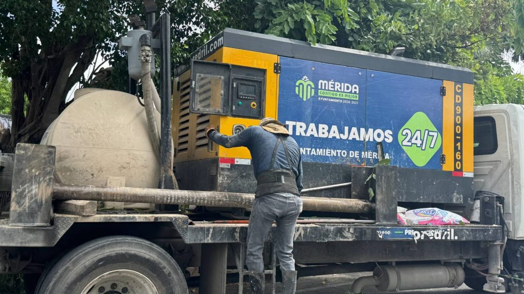 Ayuntamiento de Mérida intensifica trabajos preventivos ante efectos de zona de baja presión en el Golfo de México.