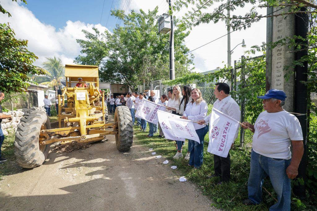 Don Antonio esperó 50 años: la calle 16 de Conkal se arregla por primera vez