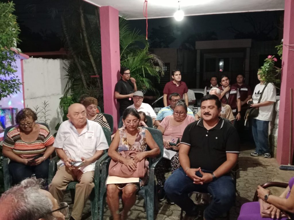 Recorren regidores de MORENA colonias de Mérida para llevar la voz del pueblo al Cabildo