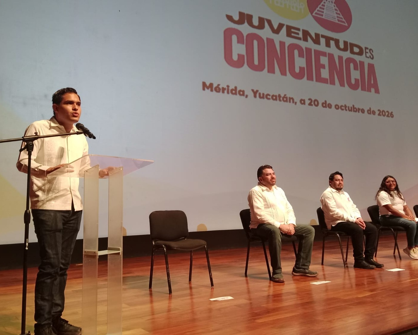 Acercar la cultura, el arte y la ciencia a las juventudes de las comisarías es un derecho: Diego Carrera