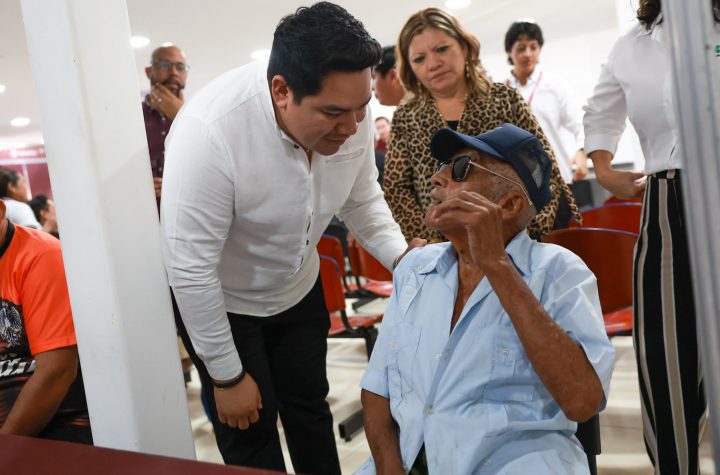 Renacimiento Maya acerca trámites estatales y federales a la comunidad universitaria de Maxcanú