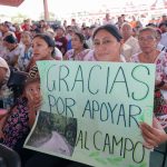 Marta Cecilia cosía con una máquina “antigüita”; hoy recibió una nueva y va a enseñar el oficio a sus hijas: 1,076 apoyos para mujeres de 41 municipios