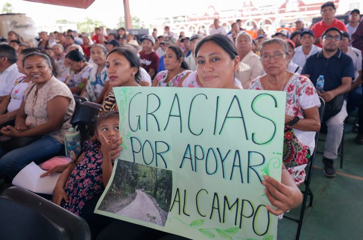 Marta Cecilia cosía con una máquina “antigüita”; hoy recibió una nueva y va a enseñar el oficio a sus hijas: 1,076 apoyos para mujeres de 41 municipios